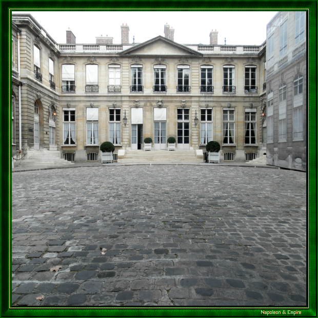 246 boulevard Saint-Germain, Paris. Address of Cambacérès from 1808 to 1816 (Hôtel de Roquelaure)