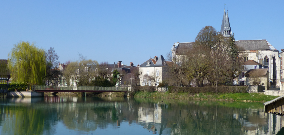 Bar-sur-Aube: the banks of the river