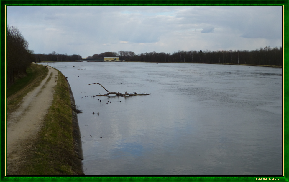 Le Danube, en aval du pont d'Elchingen