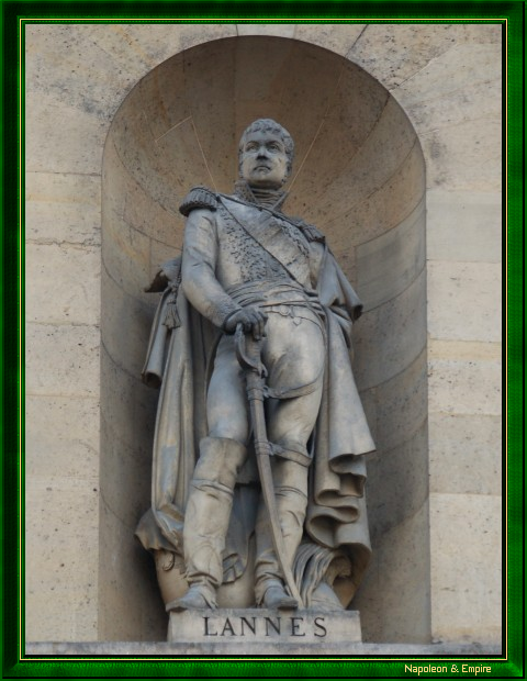Statue du maréchal Lannes, rue de Rivoli à Paris