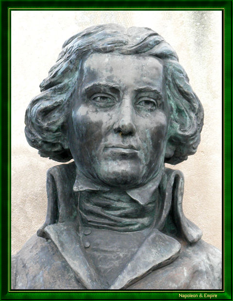 Le général Louis Pelletier. Détail d'un buste en bronze sur le monument aux morts de son village natal.
